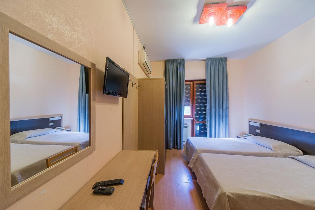 Hotel Del Camerlengo Fara San Martino Cameră foto