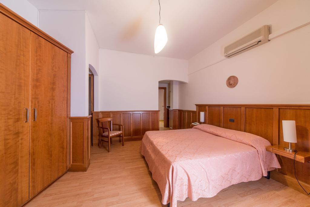Hotel Del Camerlengo Fara San Martino Cameră foto