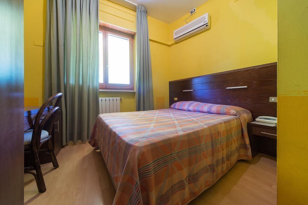 Hotel Del Camerlengo Fara San Martino Cameră foto